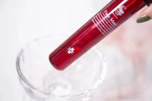 贵妇面膜wemi黄金胶原臻颜软膜,补水到爆炸一款日本的隐藏面膜