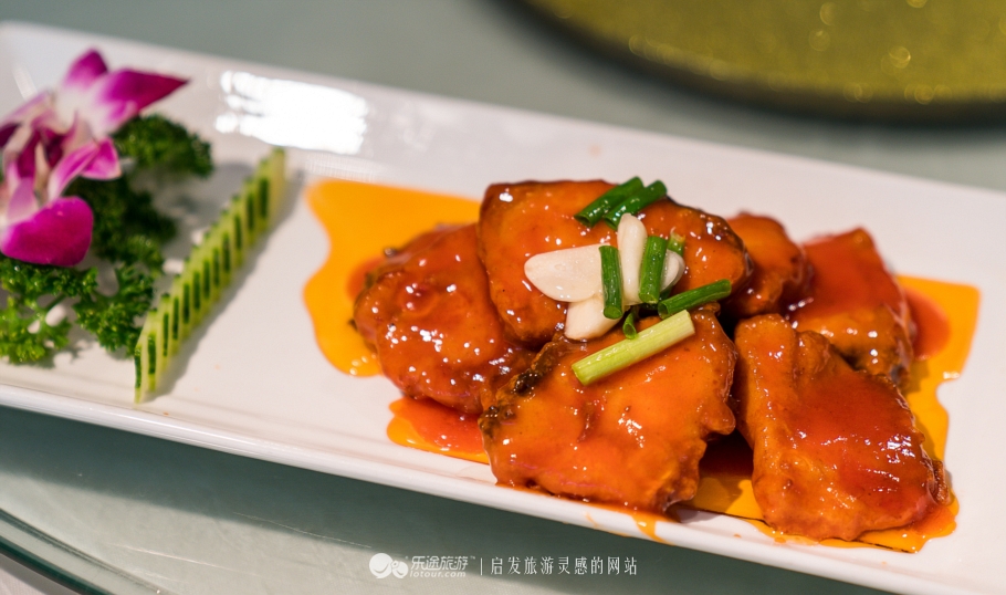 又到菊黄蟹肥时，无锡太湖鼋头渚渔家风情节上演