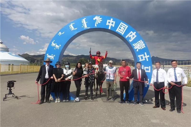 “鑫龙霸主”卫冕三连冠，“流星二号”四连称王