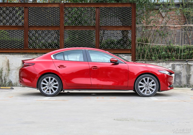 次世代马自达3昂克赛拉这款车怎么样 (mazda3昂克赛拉云控版是什么意思)