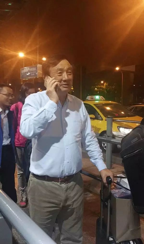 一个很高调的人突然变得很低调,低调的人低调到什么程度