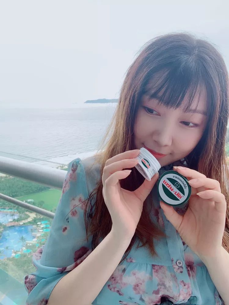 泰国青草膏可以带多少瓶出境,泰国曼谷旅游买青草膏