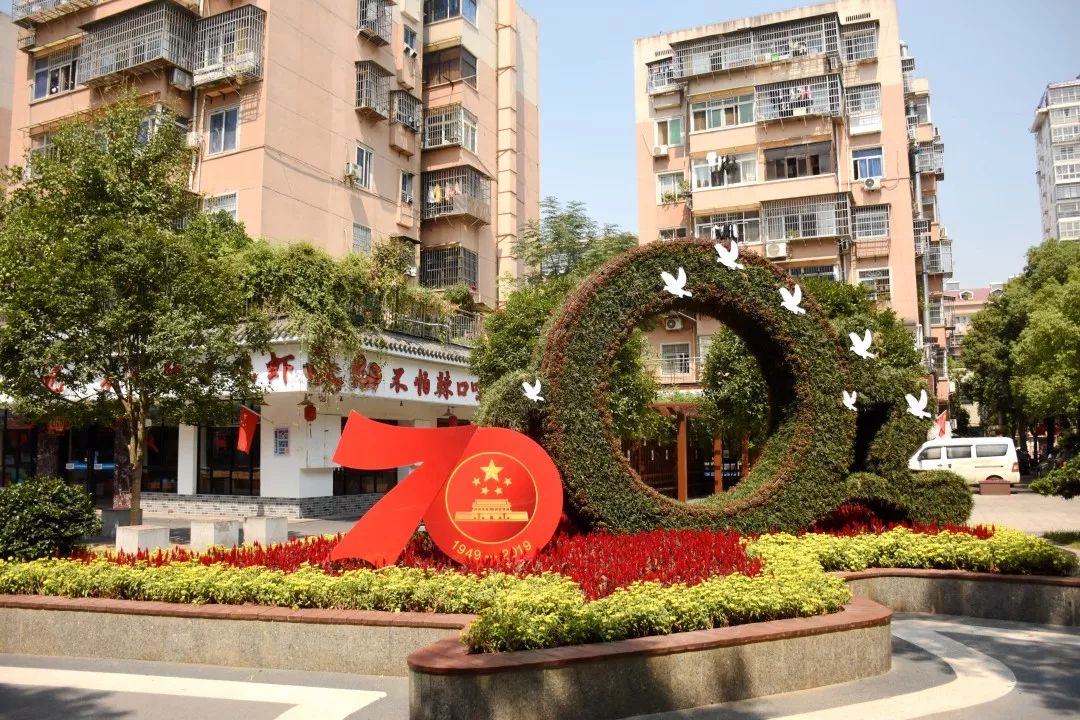 五星红旗你是我的骄傲童声版,五星红旗你是我的骄傲歌词原唱