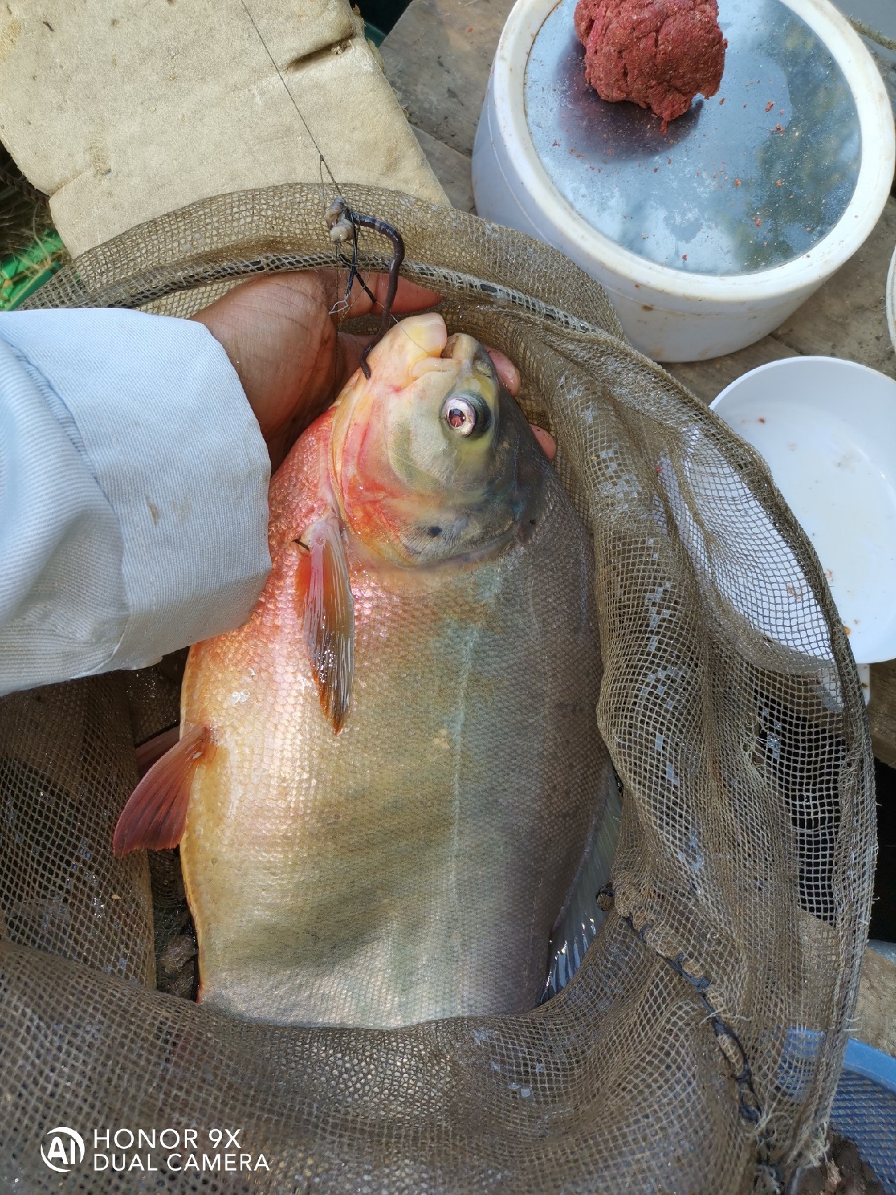 路亚串钩怎么绑线不缠线,怎么绑串钩才能不缠线