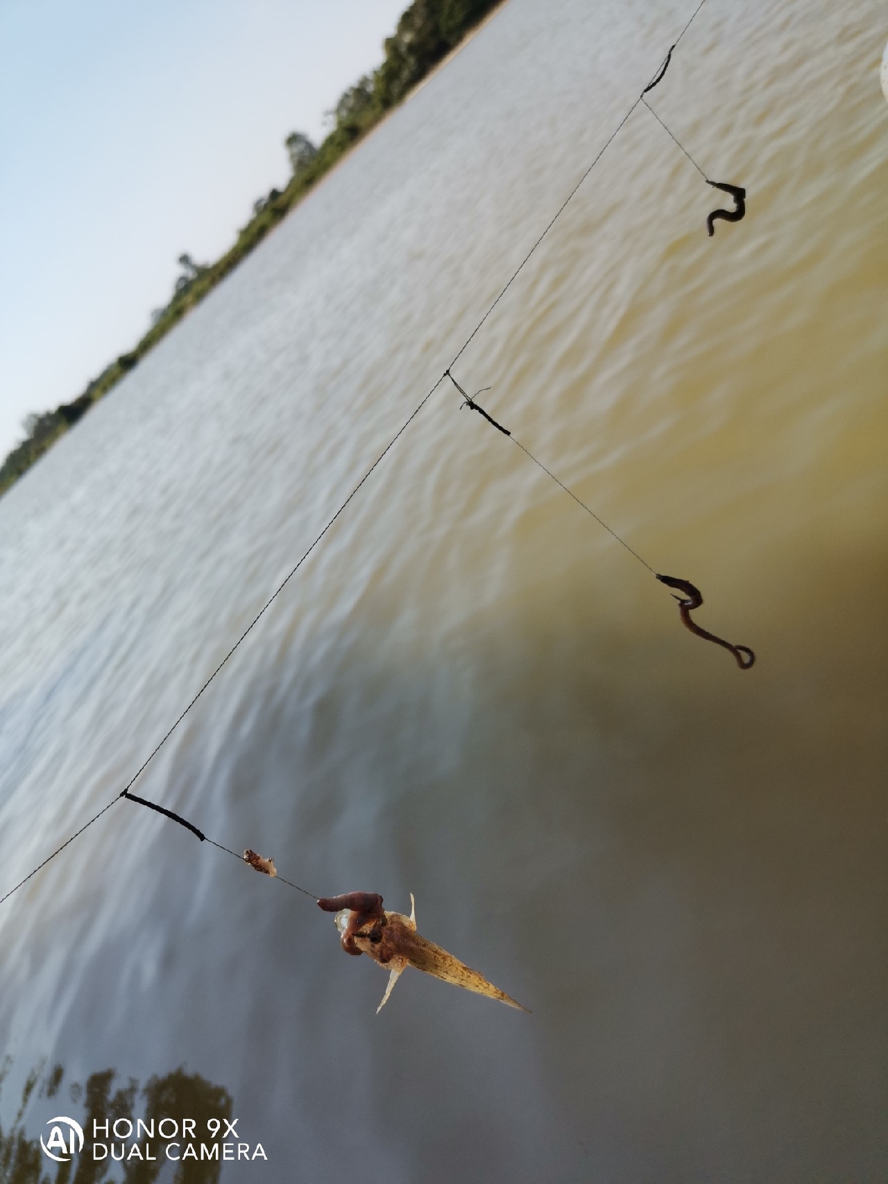 路亚串钩怎么绑线不缠线,怎么绑串钩才能不缠线