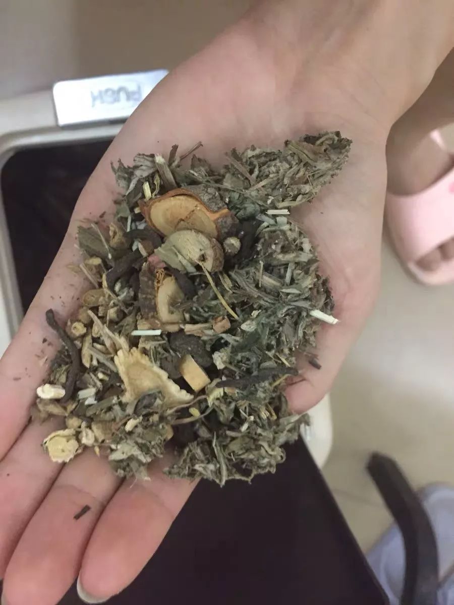 用它泡脚能赶走5种病,一个泡脚小药方赶走多种病