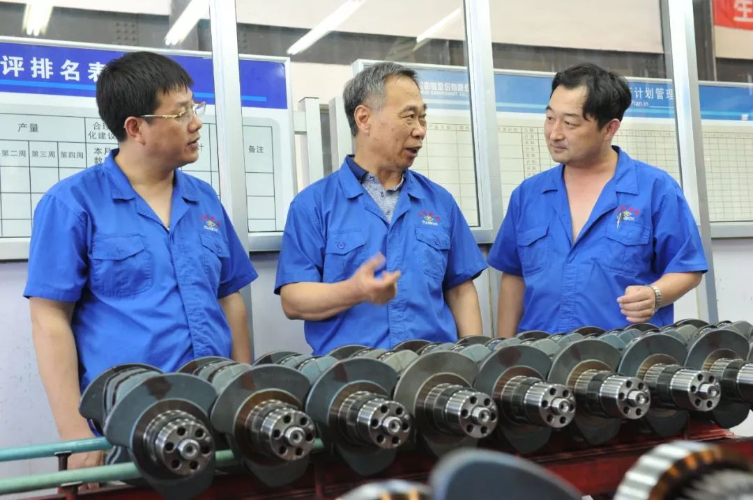 树典型学先进扬正气,树典型学先进扬正气的板报