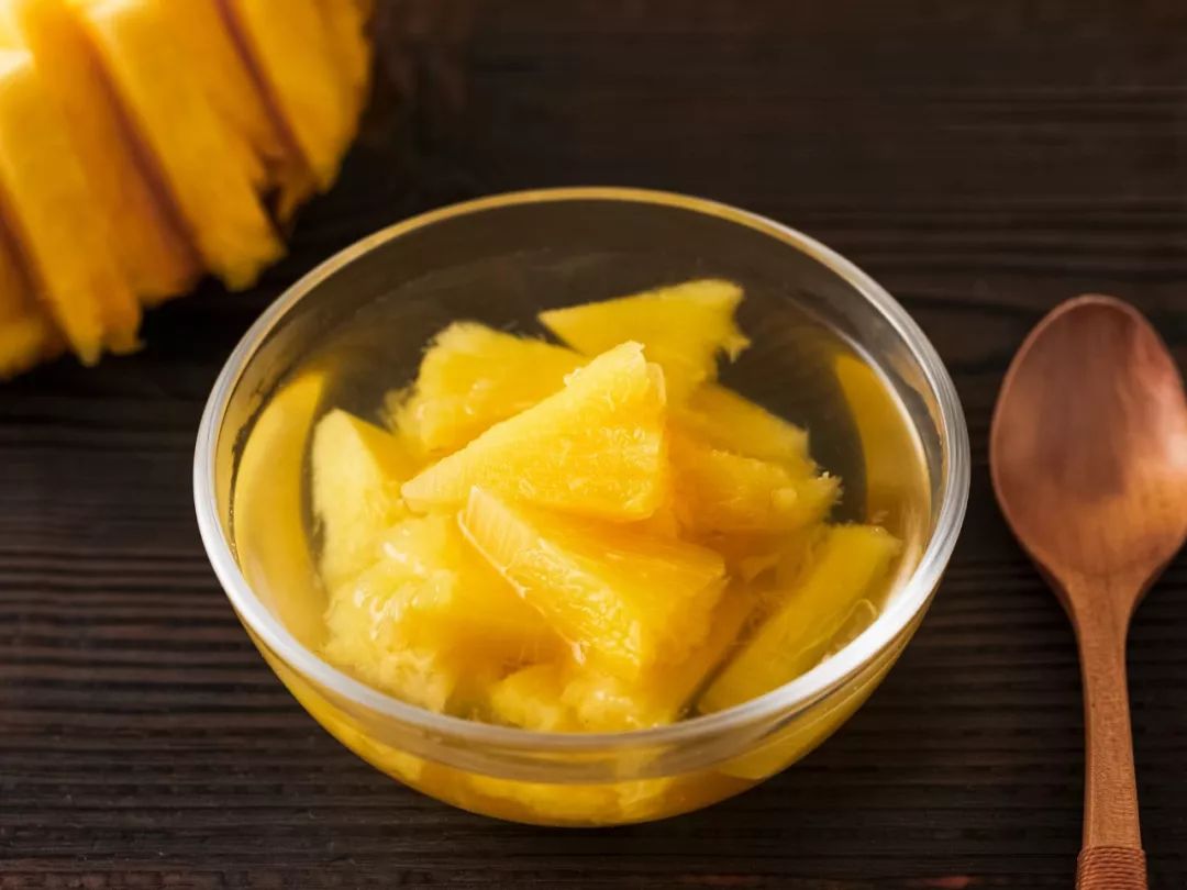 又香又甜的黄金凤梨，削了皮直接吃丨界界好物馆
