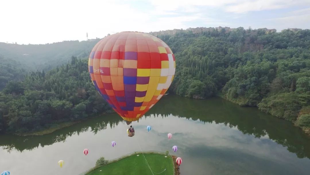 假期最后一天了旅游人还多吗,假期最后一天去景点人还多吗