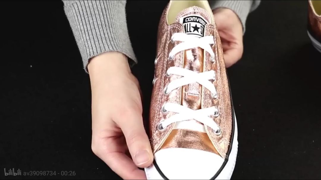 衣柜里系根鞋带，空间竟然大了一倍，太厉害了