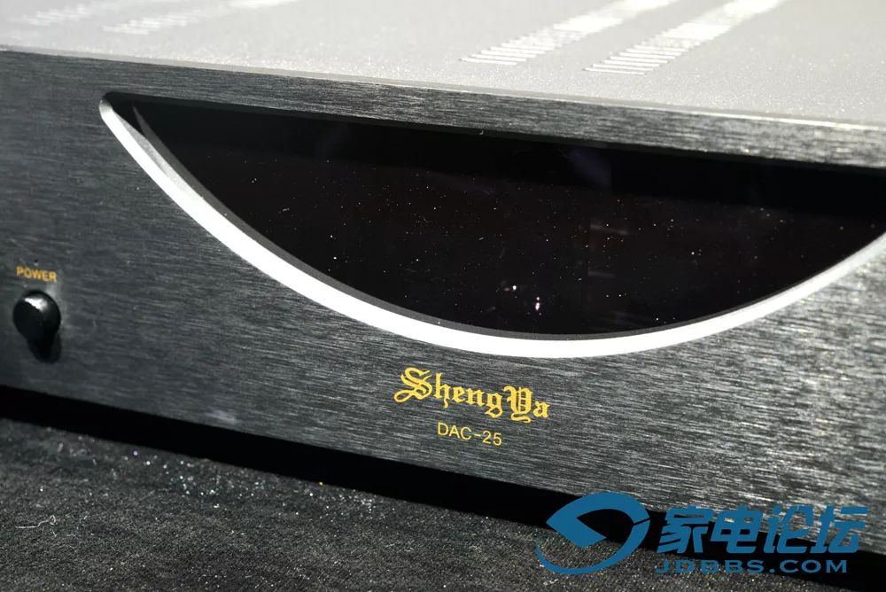 全能的解码“妖精”：声雅DAC25胆石结合解码器