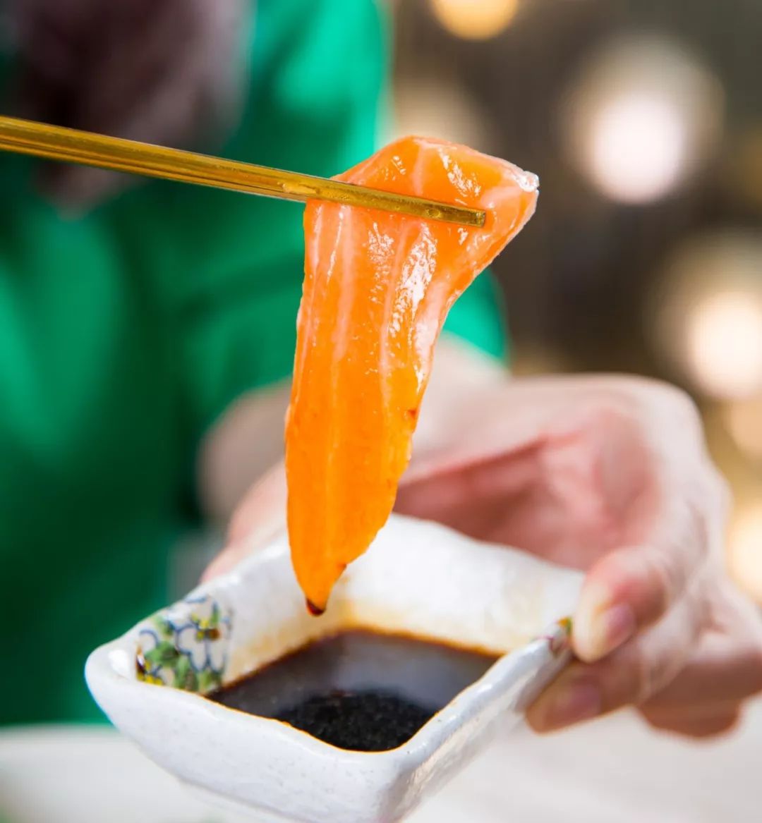 超级网红日料店终于在成都开业了,最便宜的3折店铺套装