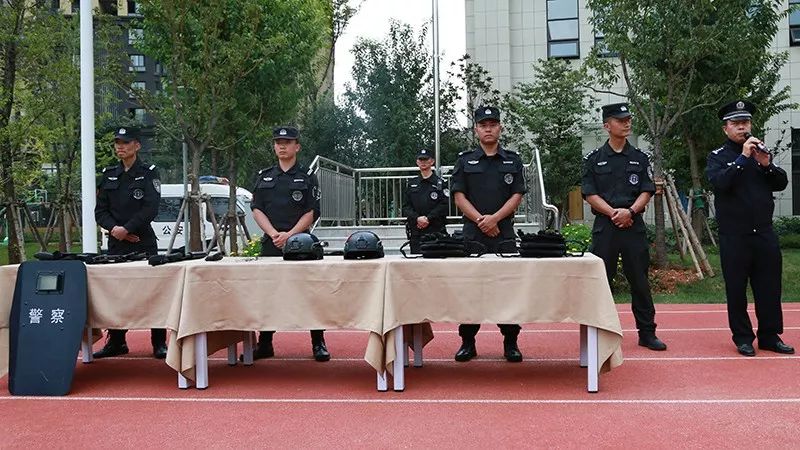 【护校安园】坏人来了怎么办？民警这堂反恐教育课讲清楚了！