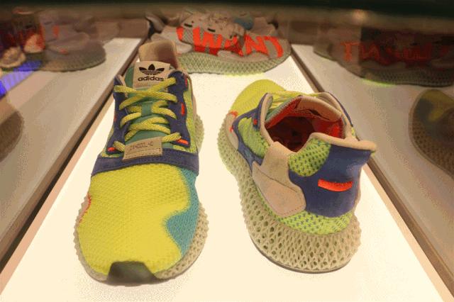 江苏首家AdidasMBC店来了！千双YEEZY高调回归，千份定制可乐免费送