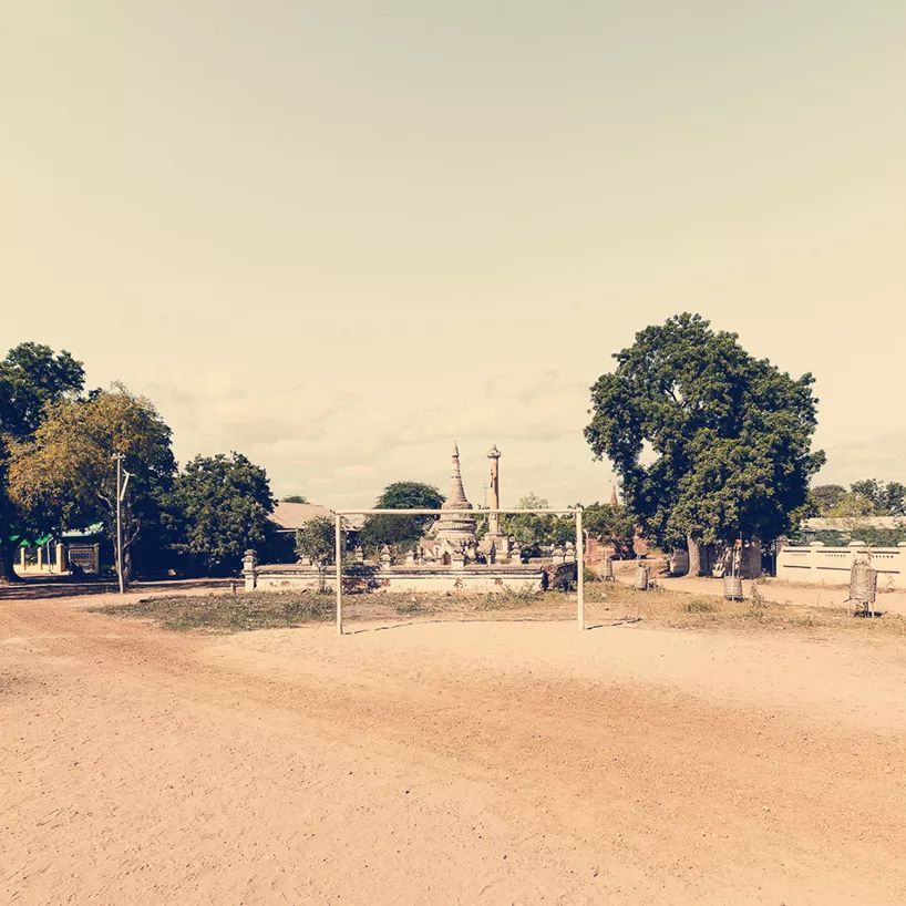 球门里的球,球门里防守守门员