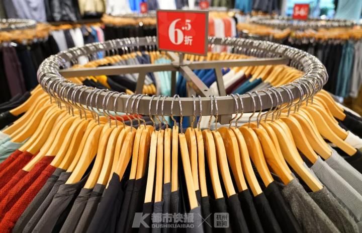 身上穿了假的耐克,阿迪耐克真假穿着体验