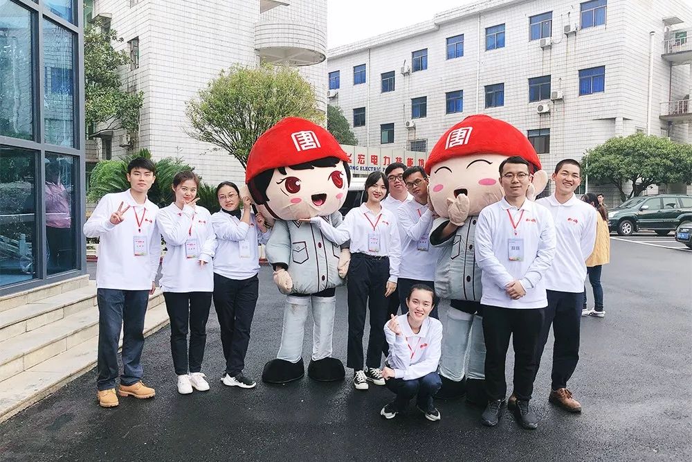 我们来啦英文视频,我们来了完整视频