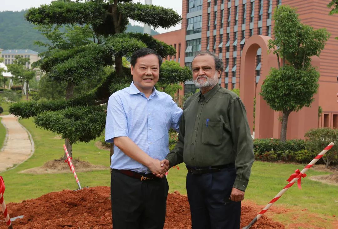 叶翠微还在海亮吗,海亮董事长叶翠微