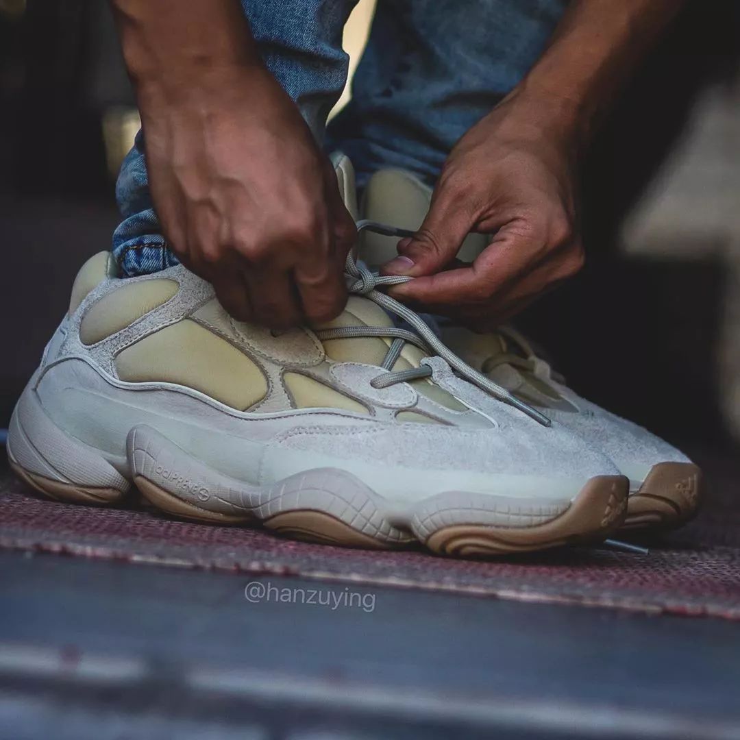 adidasyeezy,yeezyboost700