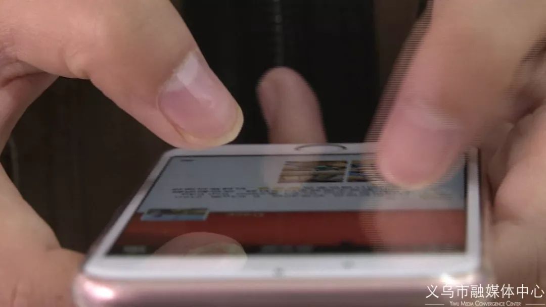 记者暗访手机店视频,记者暗访手机店送礼骗局