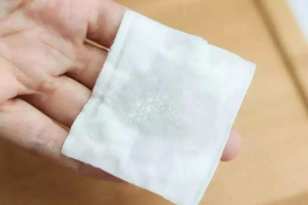 去黑头鼻贴推荐黑头导出液,去黑头的最好办法告别草莓鼻