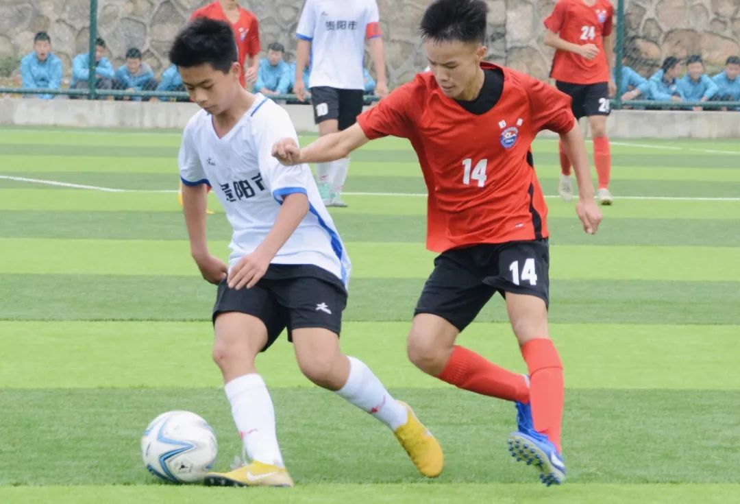 各路高手齐聚一堂运动会,一共32支球队参加比赛