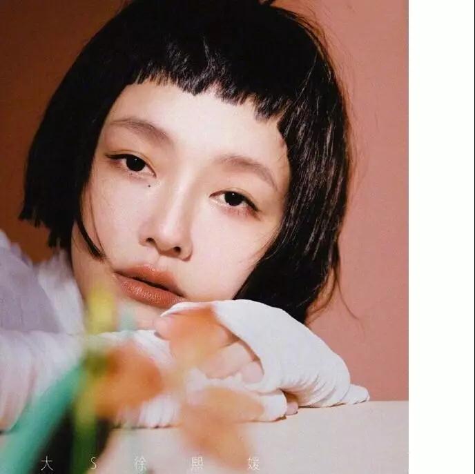 欧阳娜娜直刘海发型,欧阳娜娜齐刘海发型