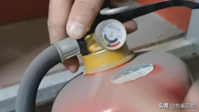 家用灭火器过期后找哪些部门更换,灭火器老化存隐患科普调查视频