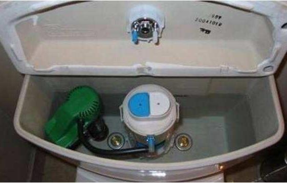 马桶上的按键一大一小不可瞎按,马桶上一大一小的按钮