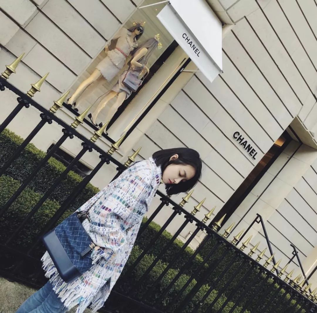 fashion风格穿搭,今年最时髦的4件小香风穿搭