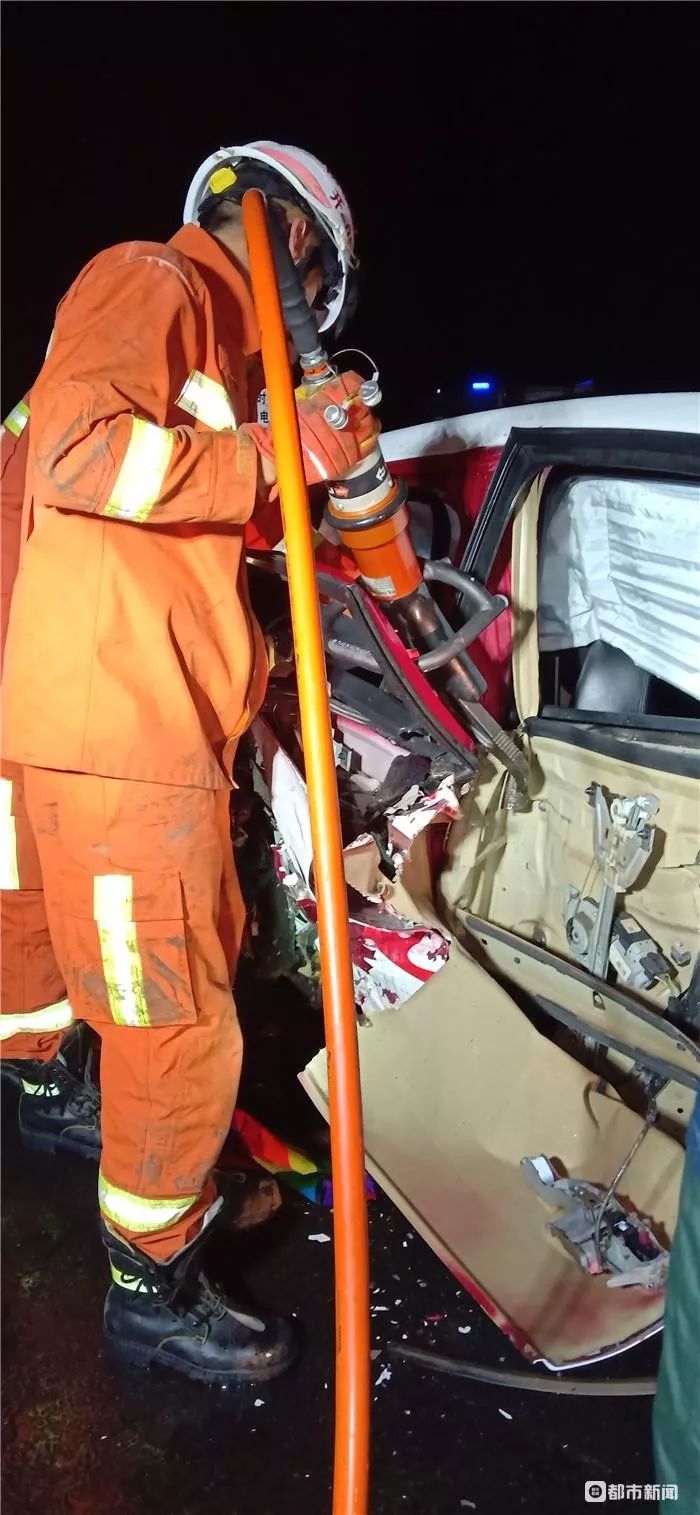 贵遵复线追尾车祸最新事件,贵遵复线车祸视频