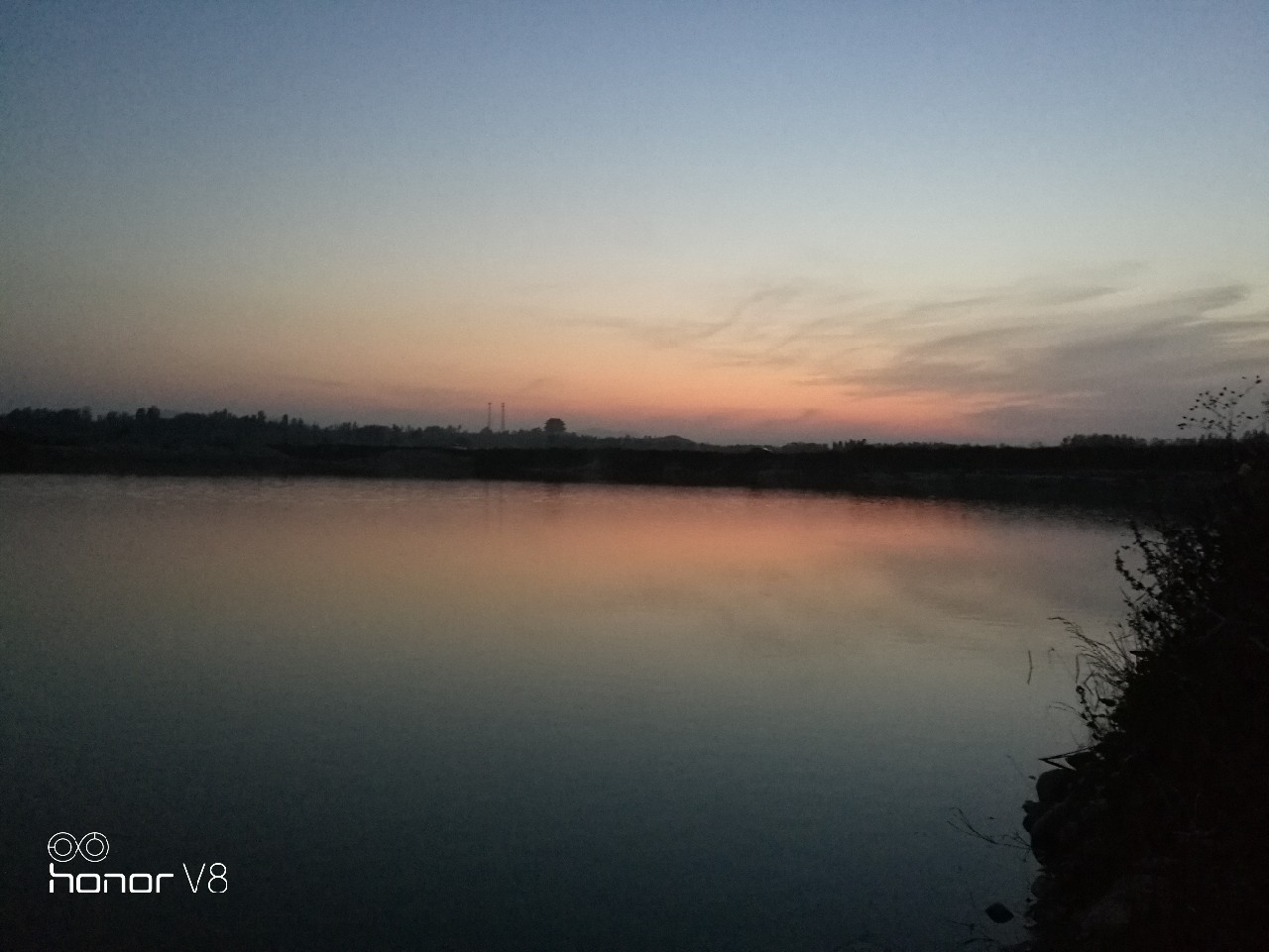 初春野河钓小杂鱼,野钓避杂鱼