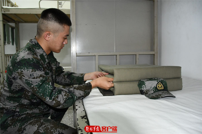 解放军体验军营生活,老兵体验新部队的感受