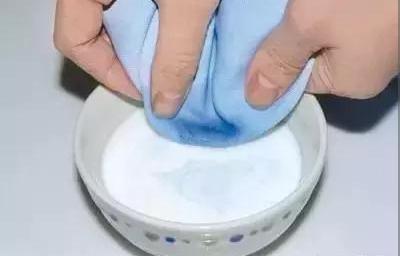 牛奶已经过期了怎么办,过期牛奶去污小妙招