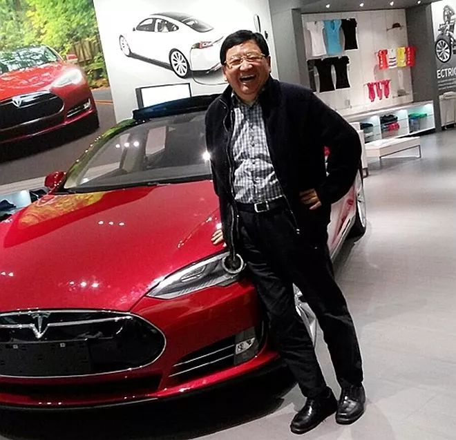 开奥迪汽车的明星,开蔚来汽车的明星