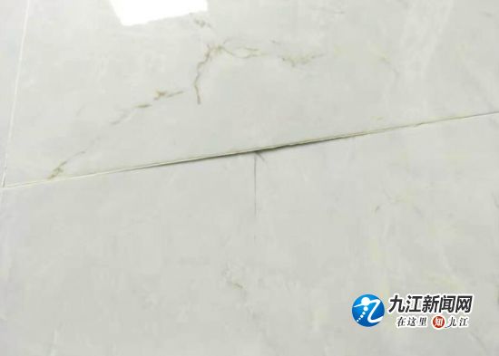 墙砖开裂起鼓怎么修复,墙砖裂纹起鼓是怎么回事