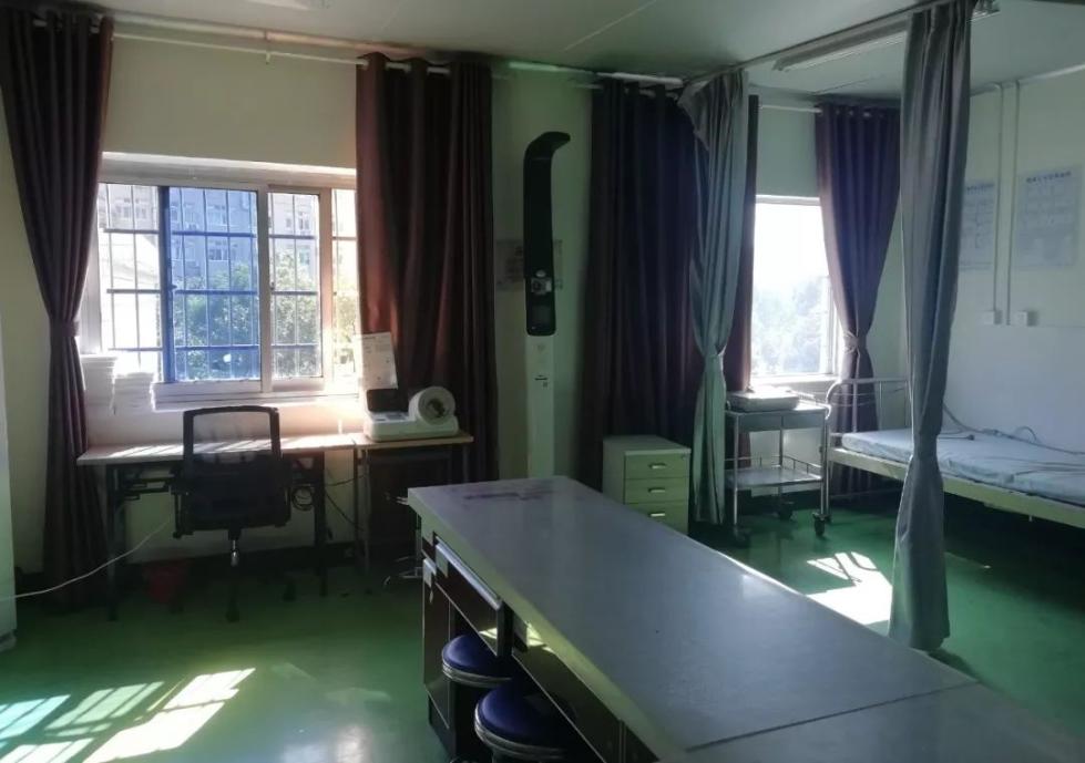 00后女生用一万块创业,00后女孩努力挣钱