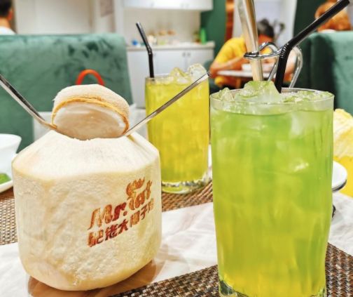 唉哟~~好凉快哟~~好大滴风哟~~~~呜呜喳喳的大风，吹的你们东倒西歪赶紧来点火锅续命