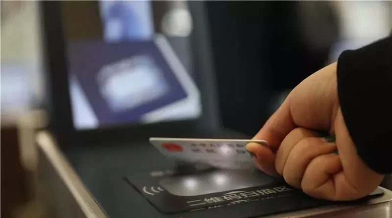 别了纸质票现在坐火车有大变化,火车票电子客票怎么出站