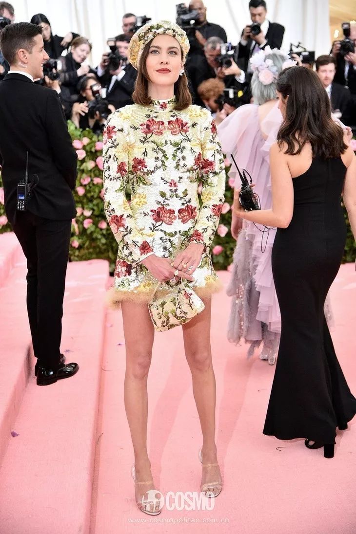 好久不见的ITgirl钟小姐，毛衣很不错喔