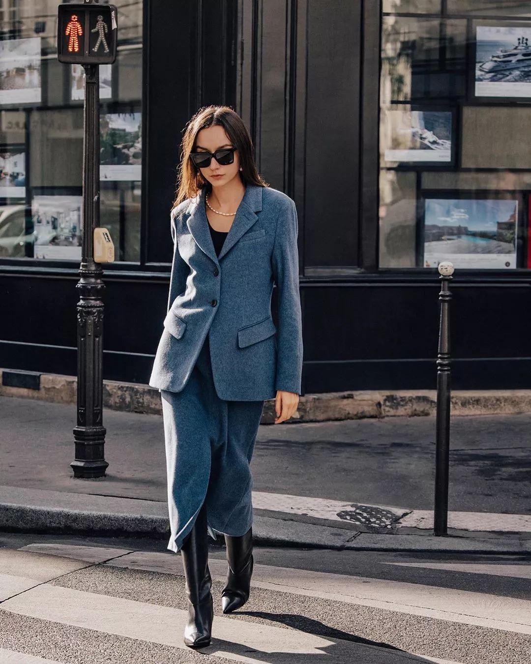 今年冬天最流行的5款靴子,今年流行的靴子都是给粗腿准备的