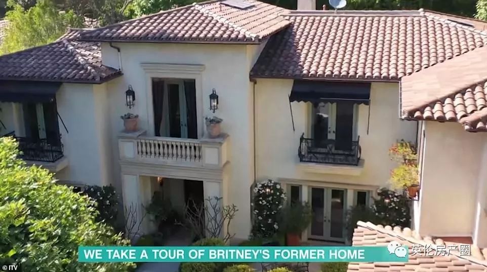 小甜甜布兰妮卖美国豪宅！赔的还不是一点半点