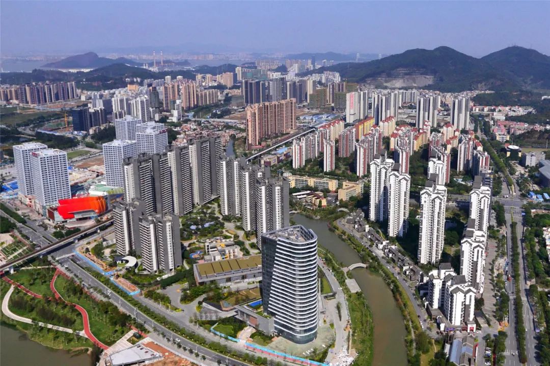 人民日报头版刊发重磅综述,人民日报头版发声