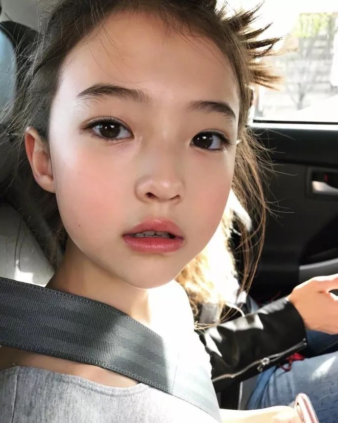 迷人计丨Jennie11岁的妹妹在“刷酸”？被闭口包围的我都不敢尝试