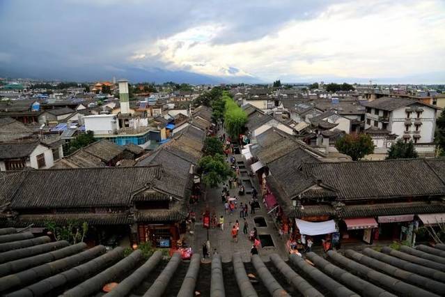 泸沽湖虎跳峡香格里拉怎么坐车,丽江香格里拉泸沽湖虎跳峡