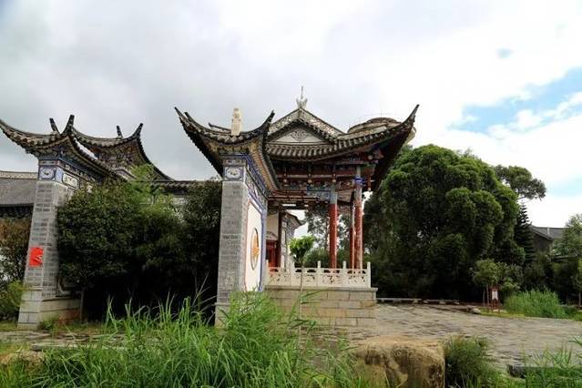 泸沽湖虎跳峡香格里拉怎么坐车,丽江香格里拉泸沽湖虎跳峡