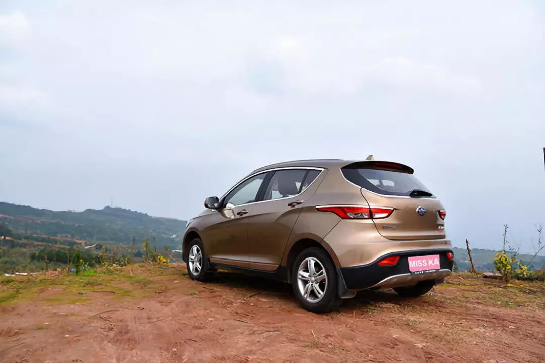 所有车主，低配不够好吗？奶爸车主sayno：就是看中了骏派D60的外观靓，好开省油，四年零事故，技术好车子稳