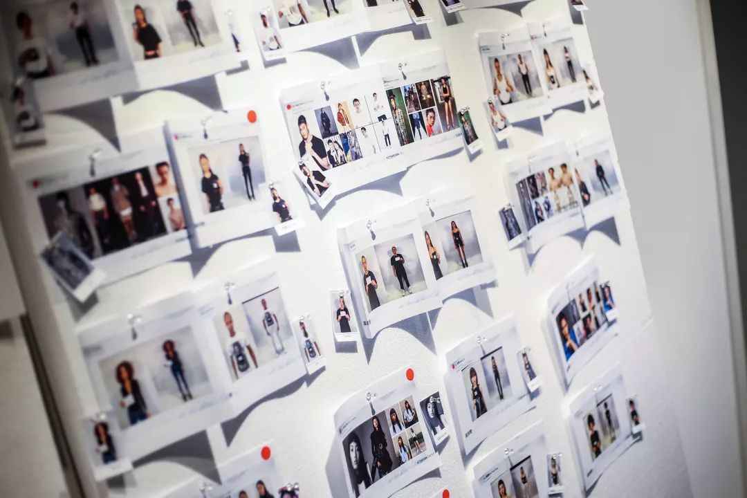 李宇春最新短款羽绒服,李宇春同款羽绒服长款