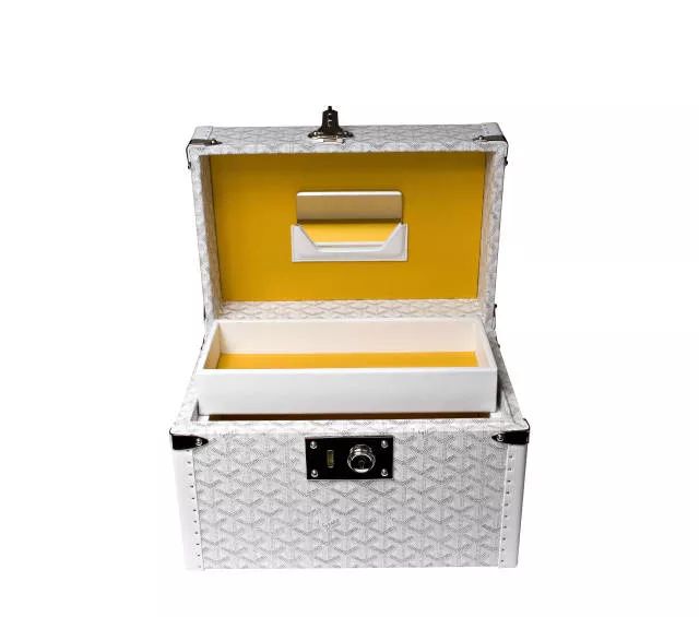 阿娇微博晒钻戒,阿娇晒出超大钻戒照