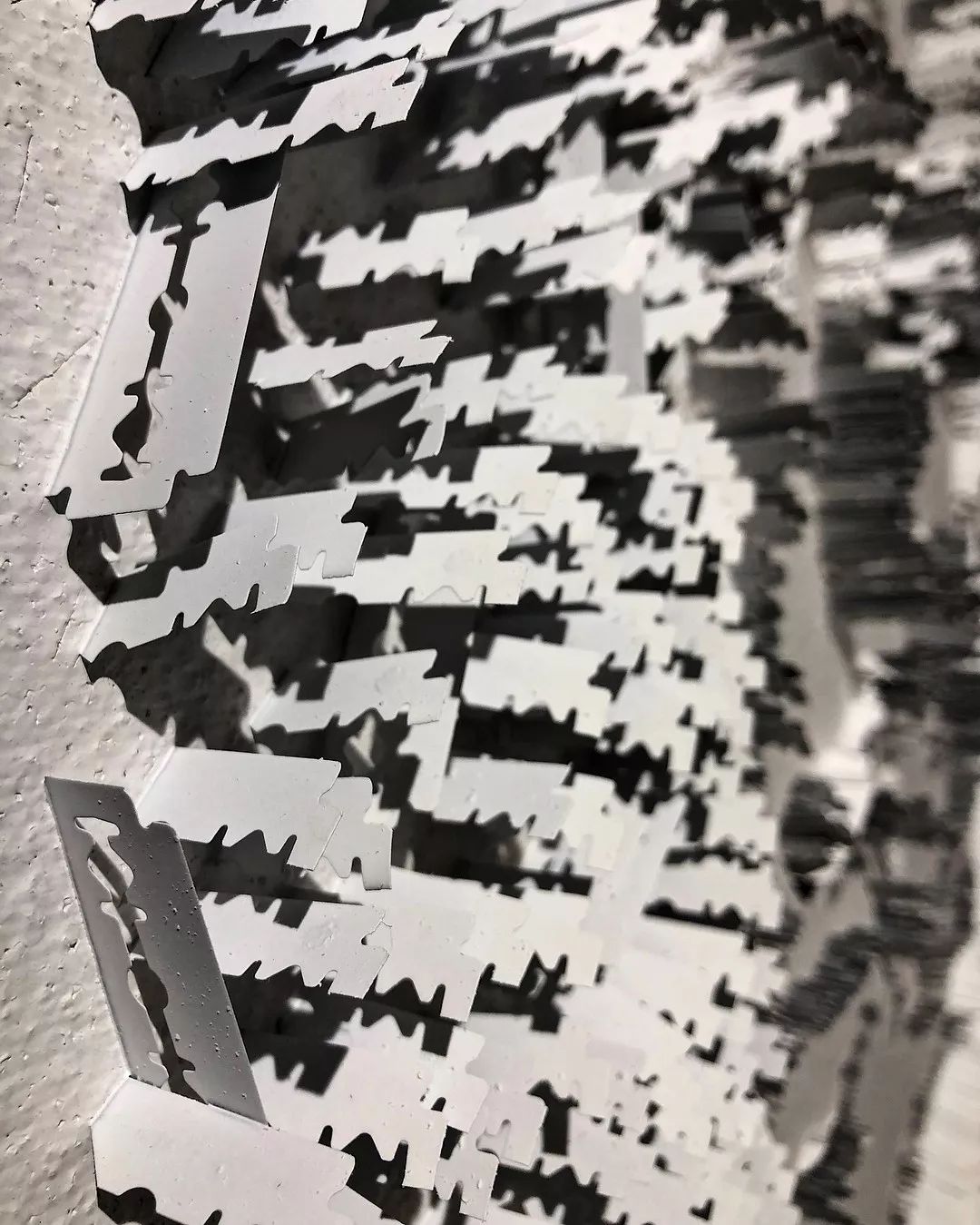 切出40000块面包丁玩拼图，无聊吃货的最高境界？